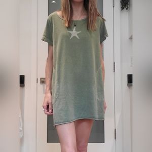 2/$15 😻 Beachy t-shirt dress w/ pockets